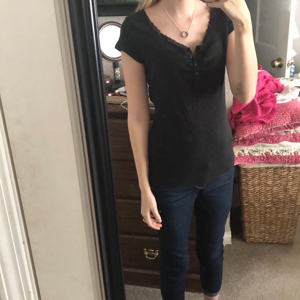 Grey t shirt